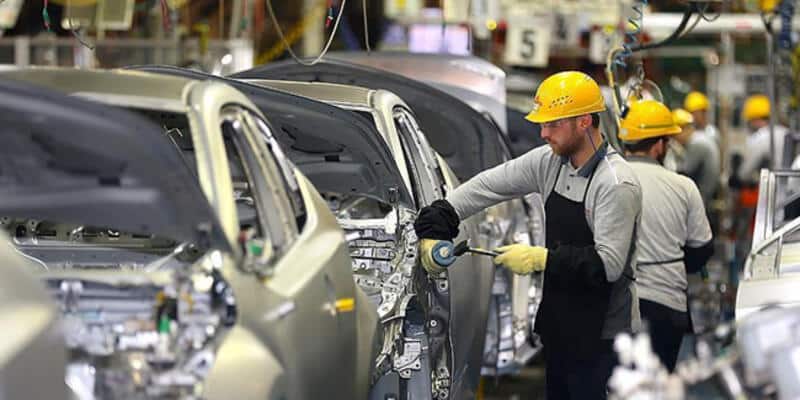 Otomotiv Şirketleri Avrupa'da Üretime Ara Veriyor