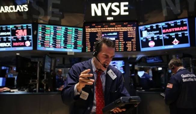 ABD'de Sert Düşüş Sonrası İşlemler Durduruldu