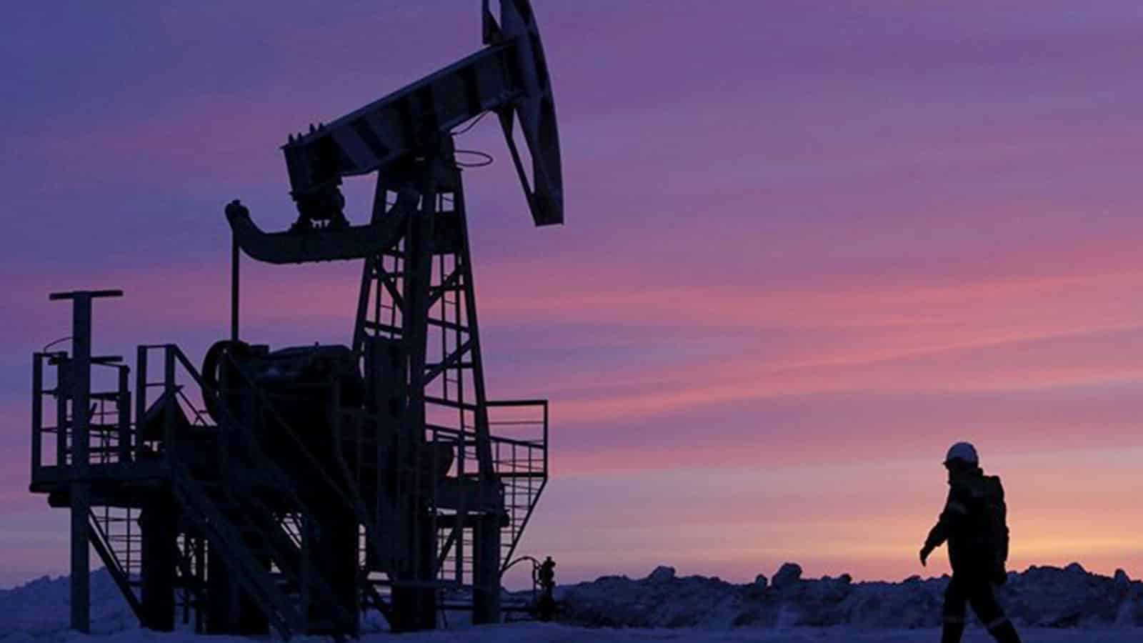 Petrolün Varili Yaklaşık 42 Dolar