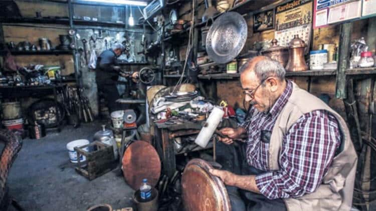 Koronavirüs Mağduriyeti Yaşayan Esnafın Kredi Borcu Ötelenecek!