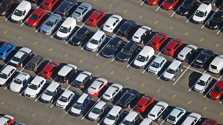 Car market is still in crisis mode