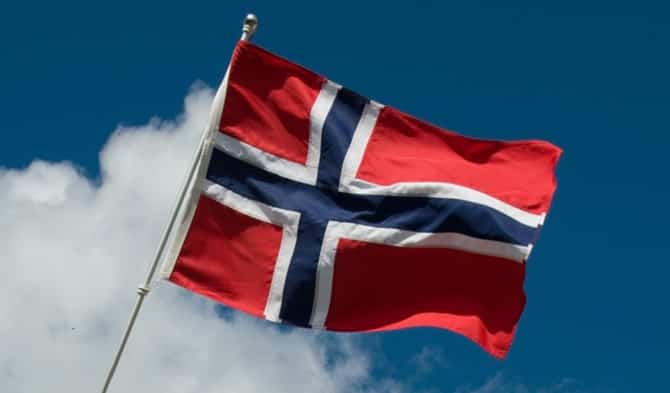 Norwegian Central Bank Keeps Interest Low