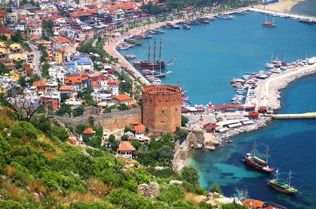 Yurt Dışından Antalya'ya Gelen Turist Sayısı Yaklaşık 2 Milyon Oldu