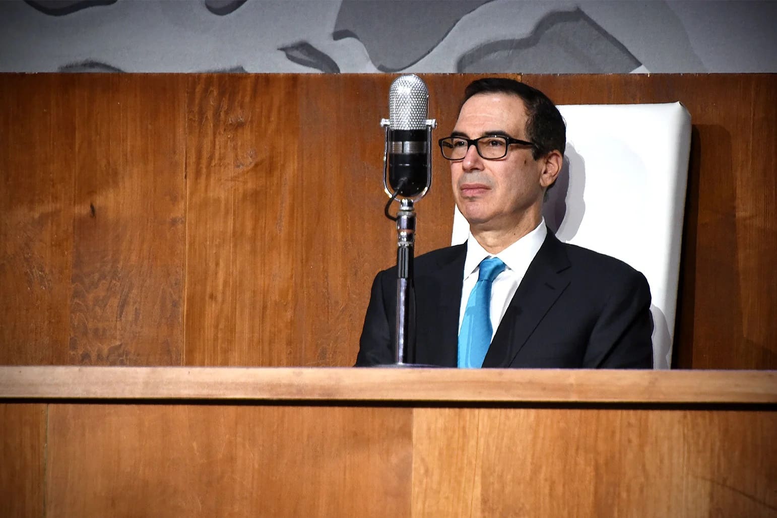 Mnuchin "Fazladan bir kuruşa mal olmaz" dedi