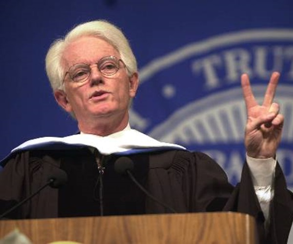 3 Stocks Selected by Following Peter Lynch's Footsteps