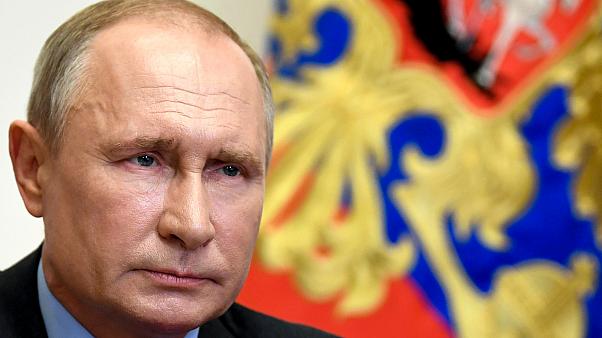 Putin, Global Recovery Is Proceeding Unstable