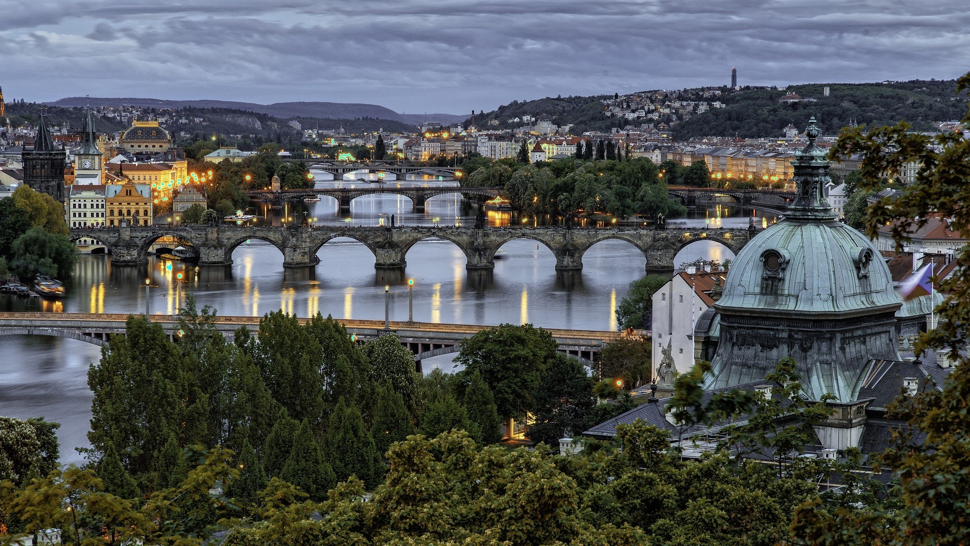 Çek Cumhuriyeti'nin Ekonomisi Beklenenden Daha Fazla Düşecek