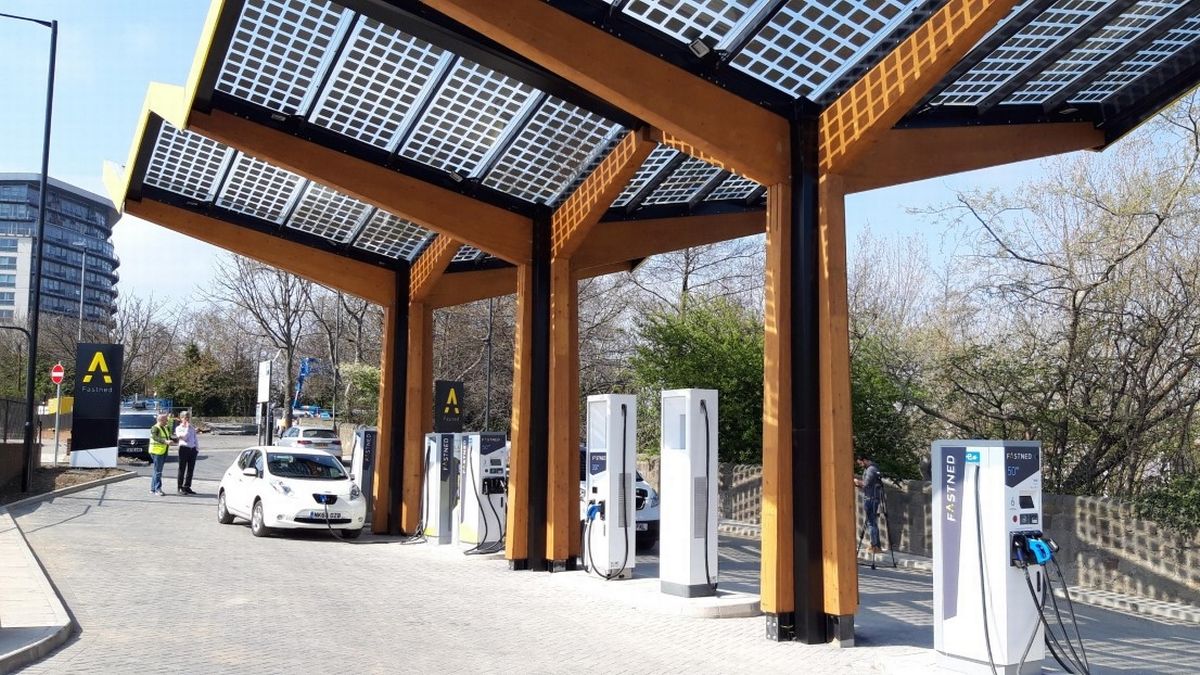 İngiliz Hükümeti Elektromobiliteye Geçişi Hızlandırmak İstiyor