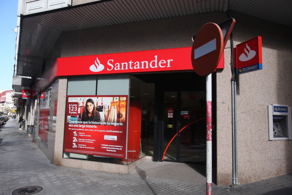 The Spanish Bank Santander Plans To Eliminate Approximately 4000 Jobs