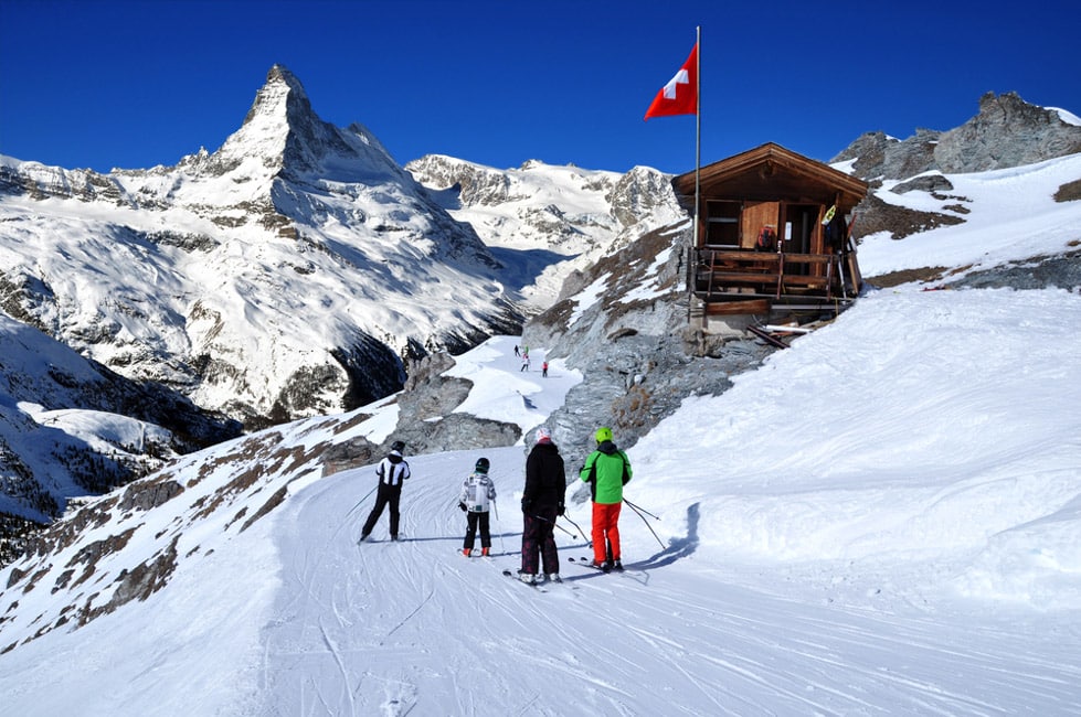İsviçre bu kış kayak merkezlerini kapatmayı düşünmüyor