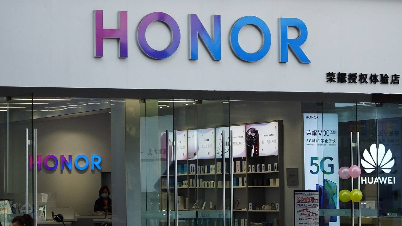Huawei, Uygun Fiyatlı Honor Akıllı Telefon Markasını Satıyor