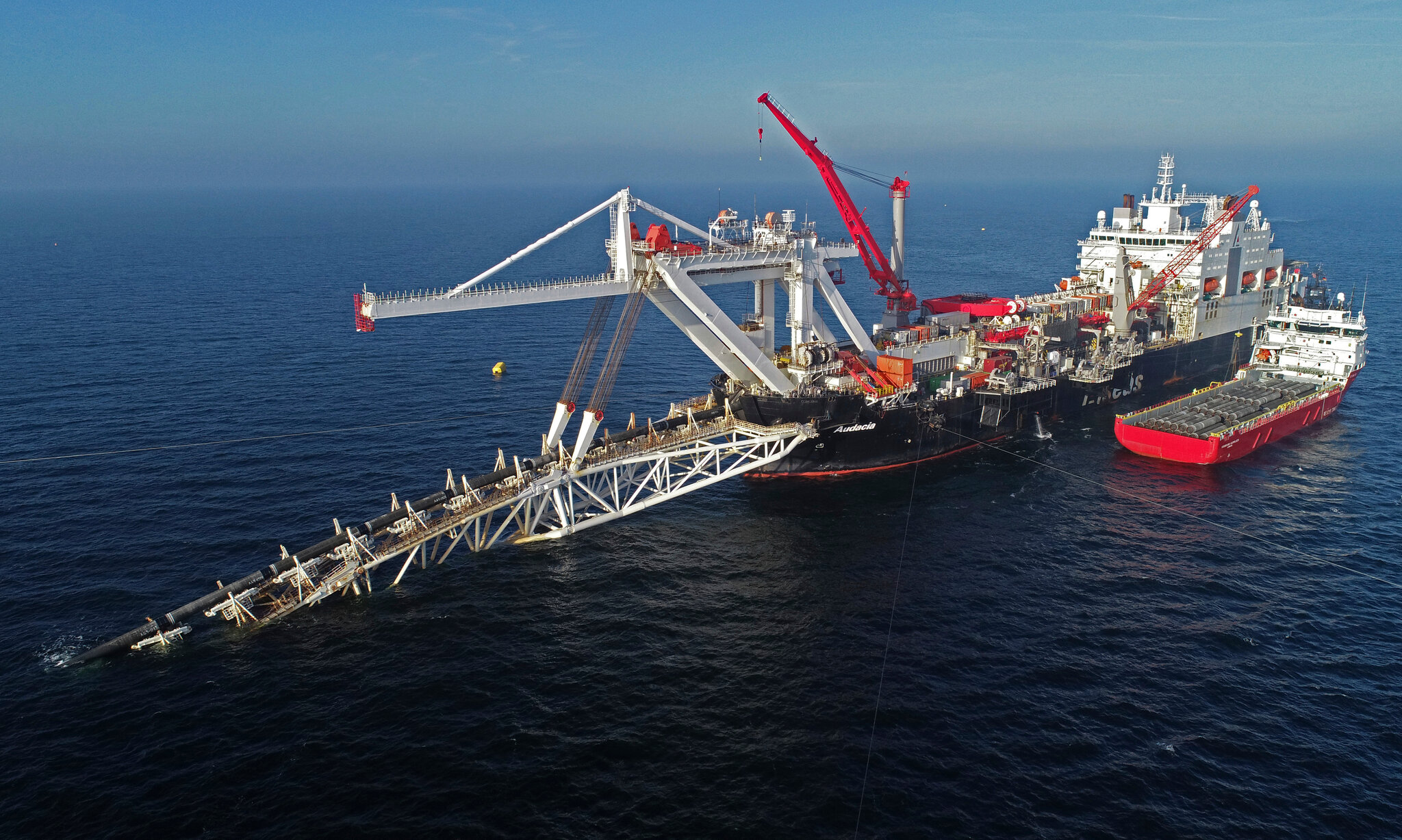 Rus gemisi, Nord Stream 2 doğalgaz boru hattının yapımına devam edecek bir konuma taşındı