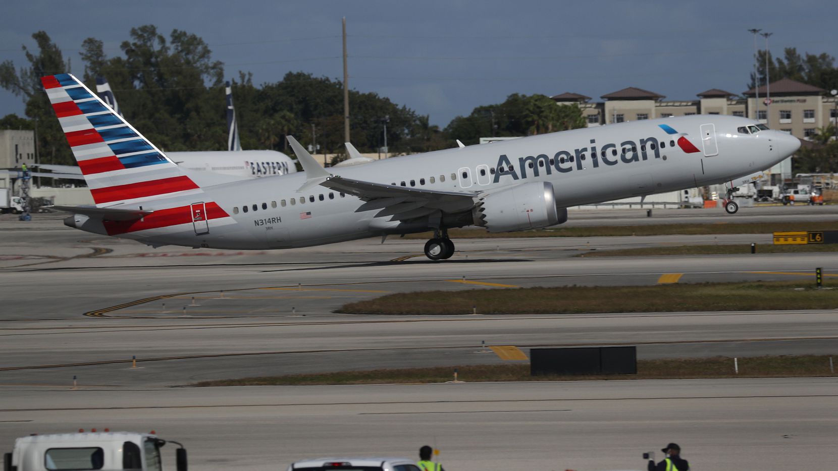Yolcular Boeing 737 Max uçağına dönüyor