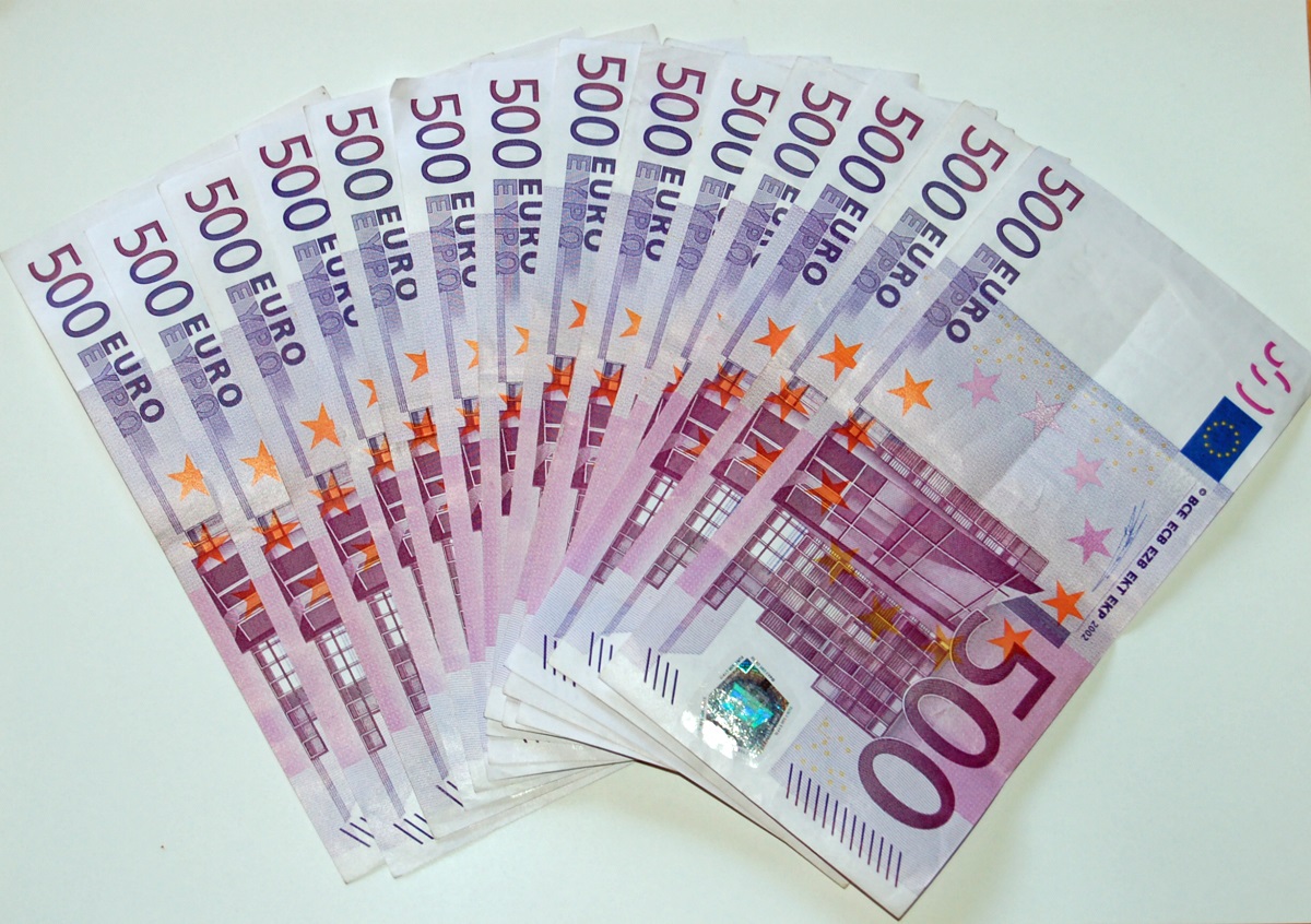 Hundreds of million 500 euro notes in circulation