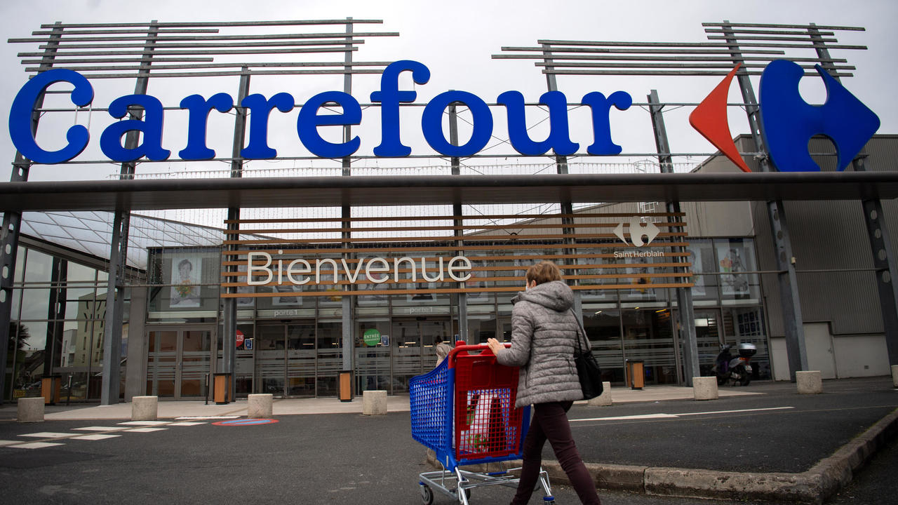 The French government reacted sharply to the possibility of taking over Carrefour