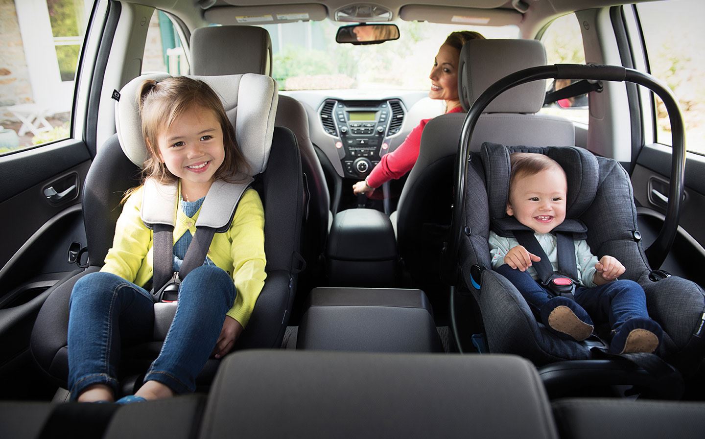 Spaniards make claims on belted child car seats