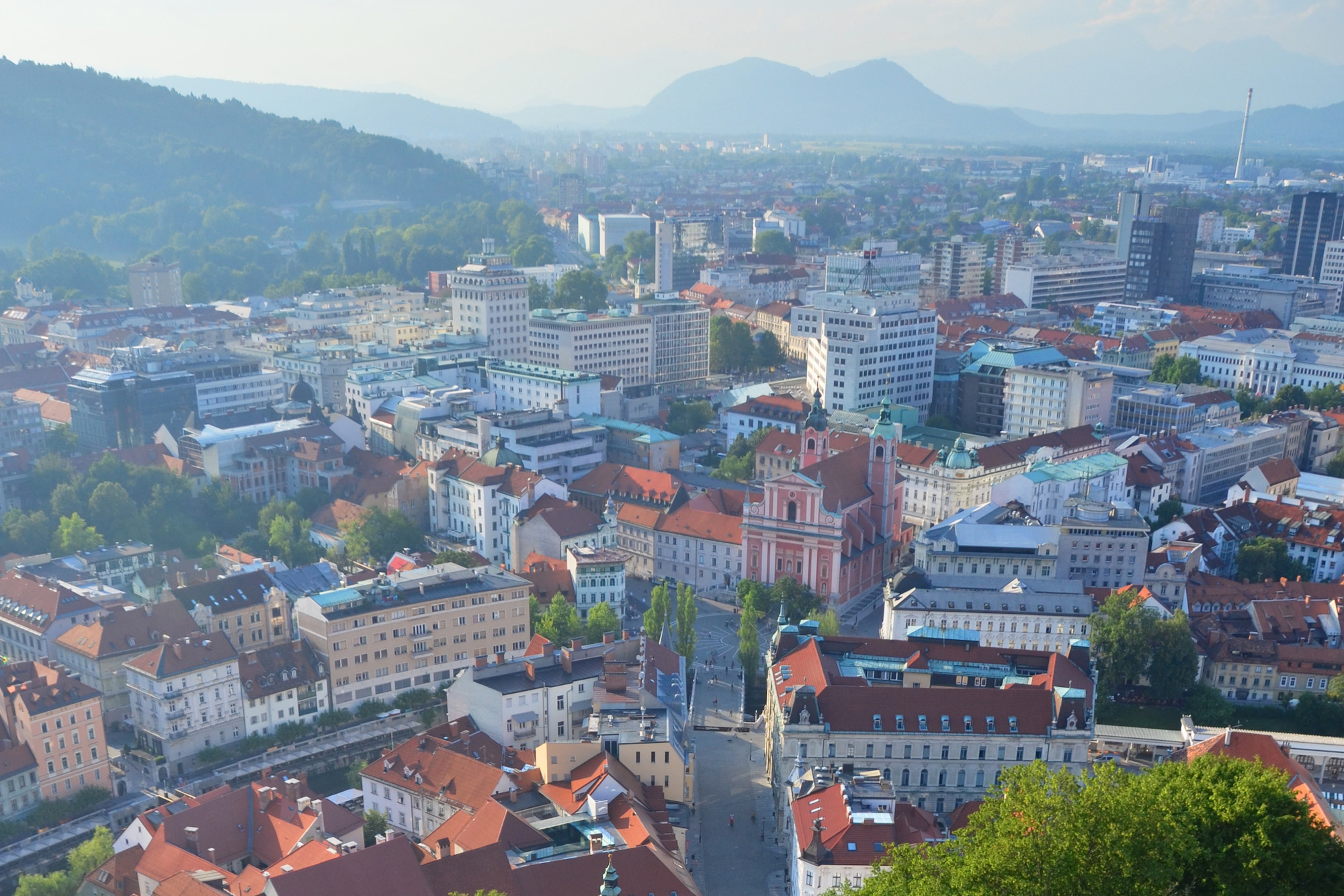 Hem euro bölgesinde hem de Avrupa Birliği'nde inşaat üretimi Kasım ayında arttı