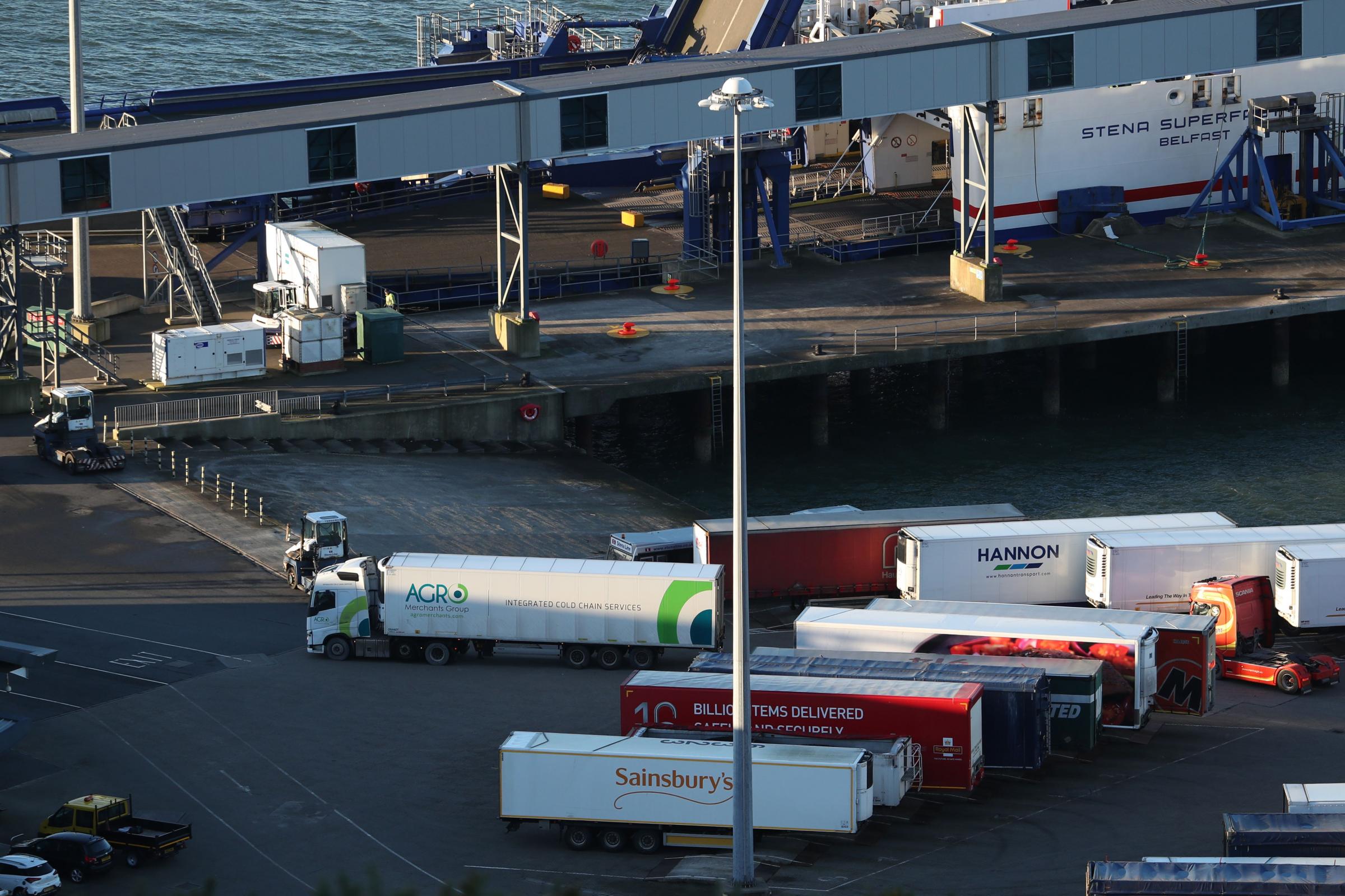  Nakliyeciler, Kuzey İrlanda arzının çökebileceği konusunda uyarıyor