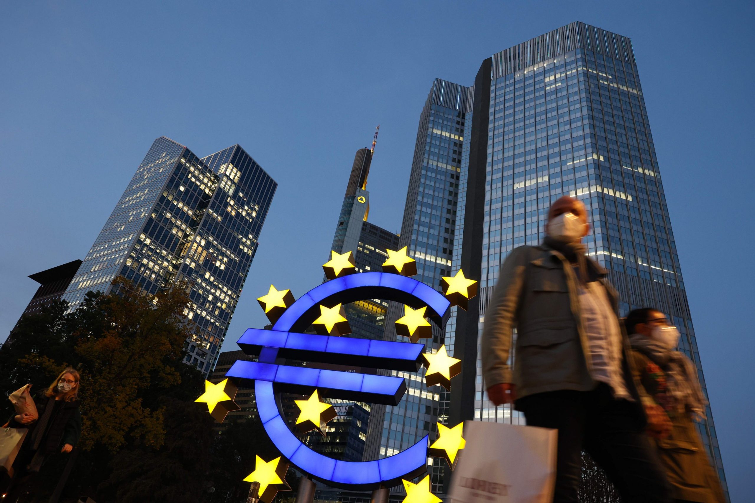 Euro bölgesinde tüketici güveni 13 ayın en yüksek seviyesine çıktı