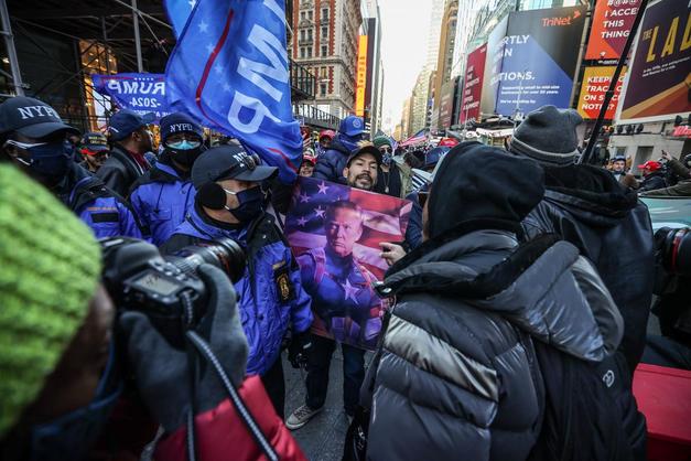 New York’taki Trump Gösterisi Olaylı Bitti!