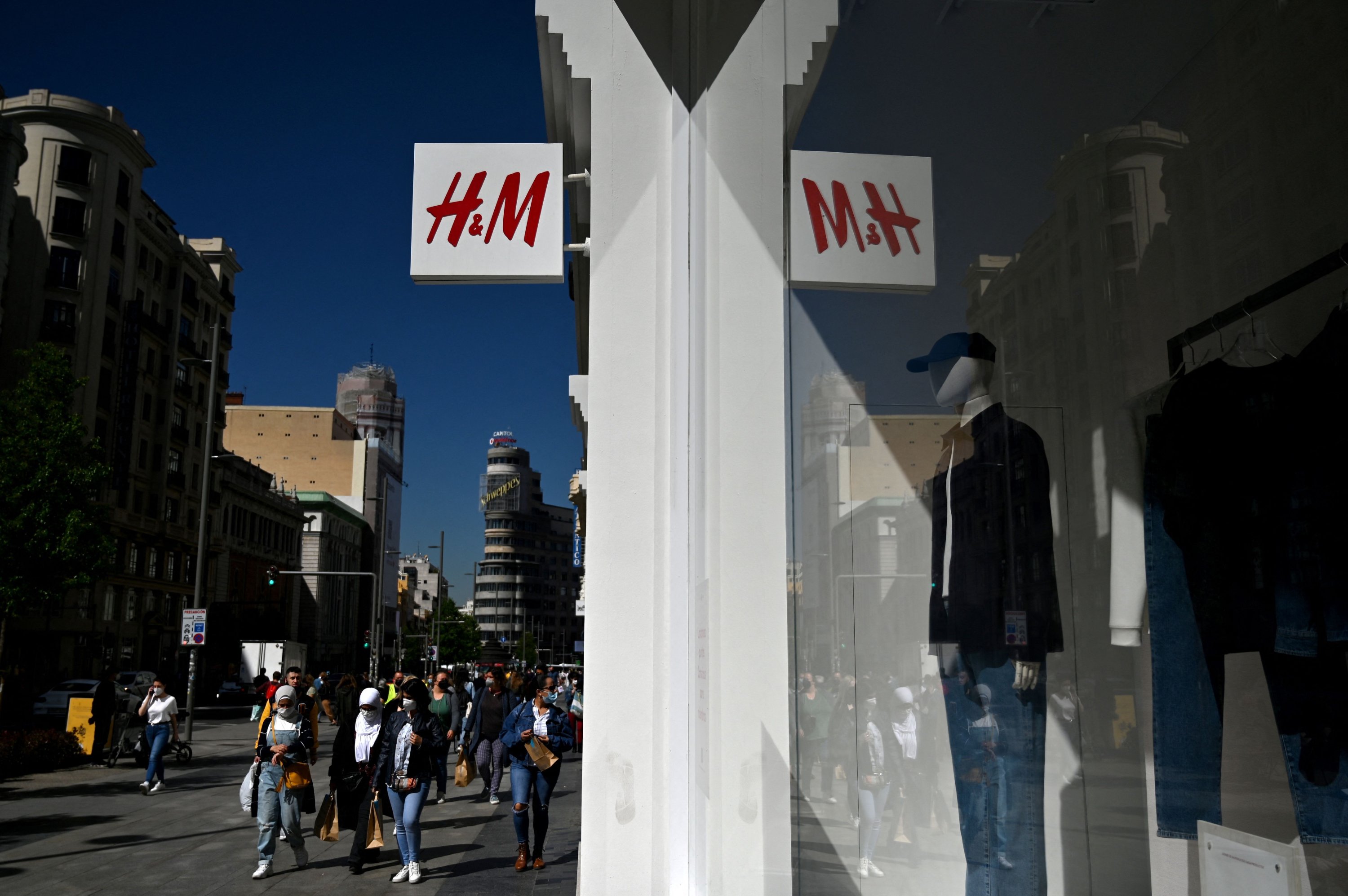 H&M will lay off more than a thousand employees in Spain