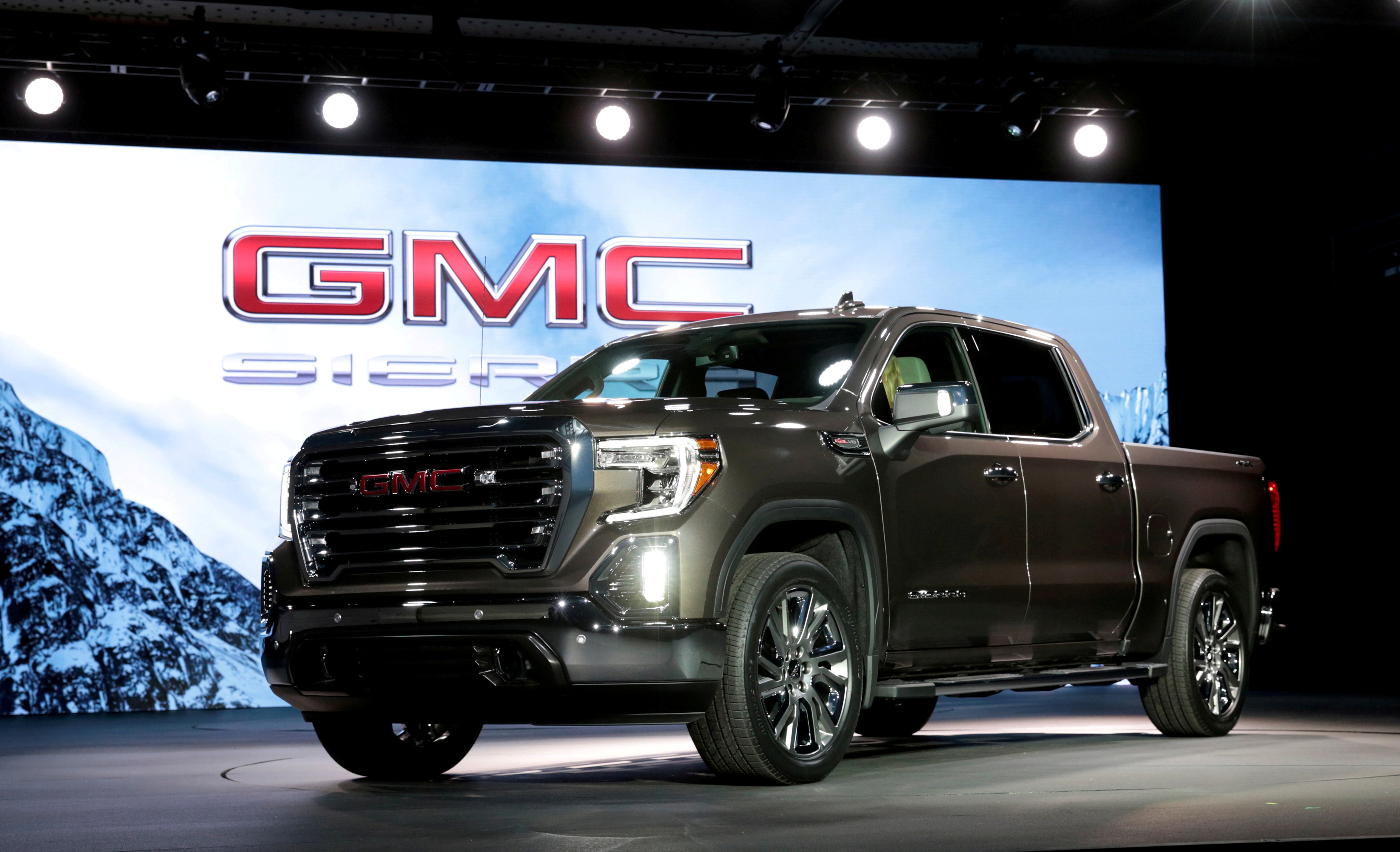 General Motors increased profits tenfold at the beginning of the year