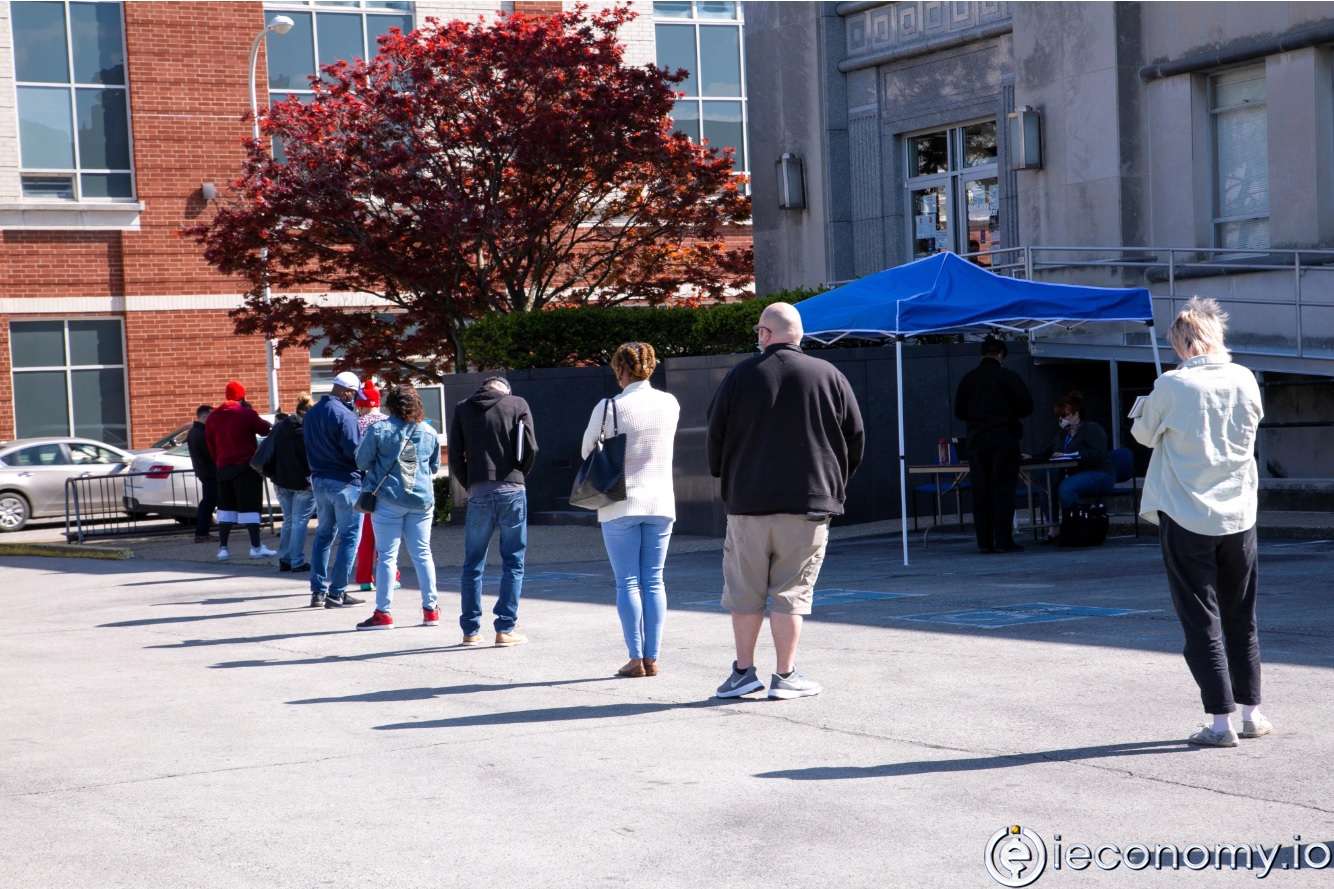 In the US, significantly more new jobs were created in May