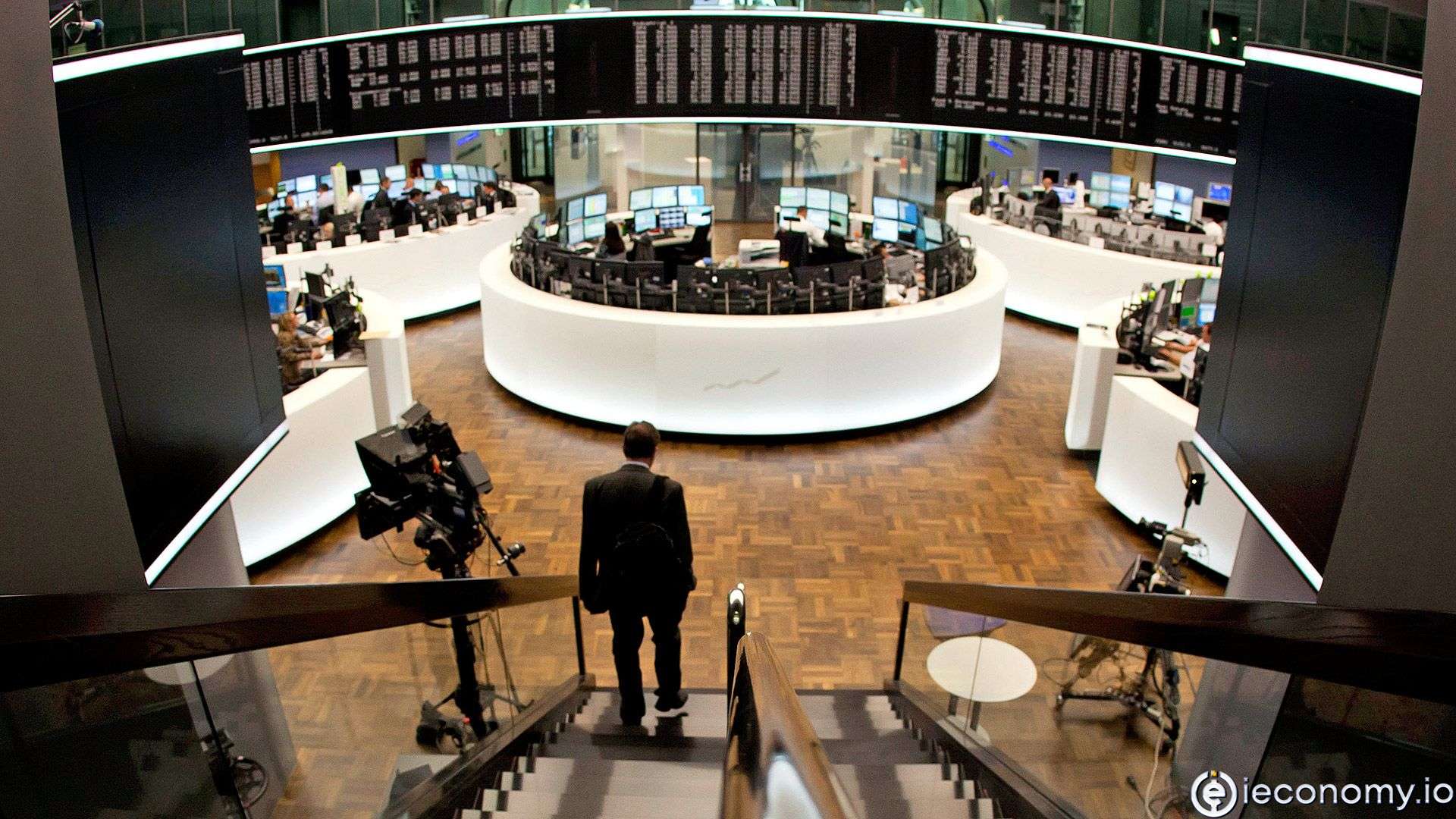 Birçok DAX şirketi ofislerini yeniden açmakta tereddüt ediyor