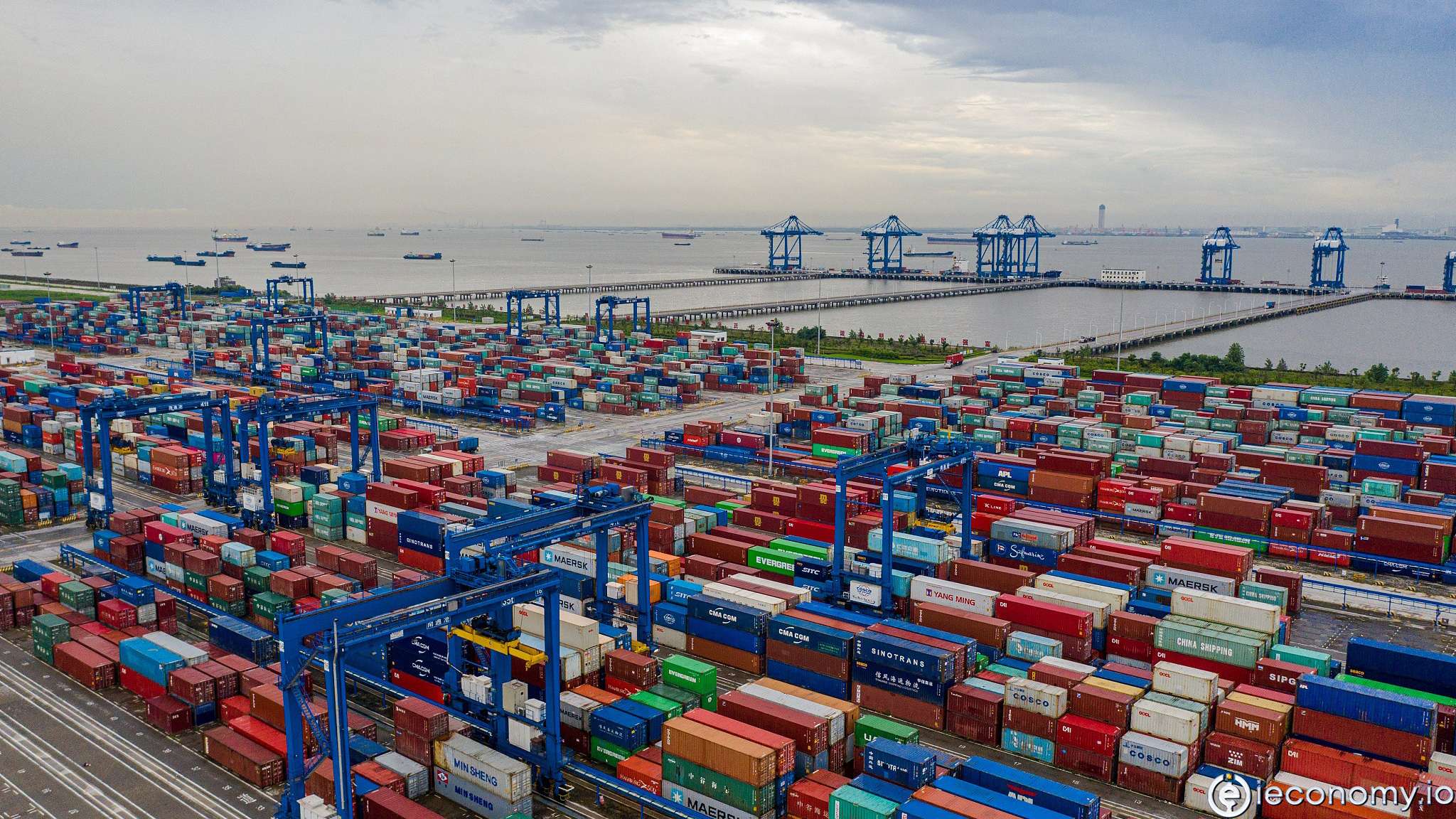 China's foreign trade grew significantly in June