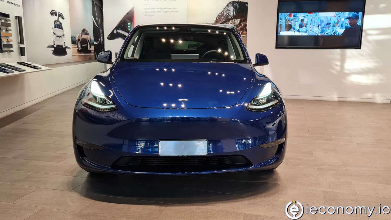 Tesla, yeni kompakt SUV'sini Almanya'da ilk kez sergiledi