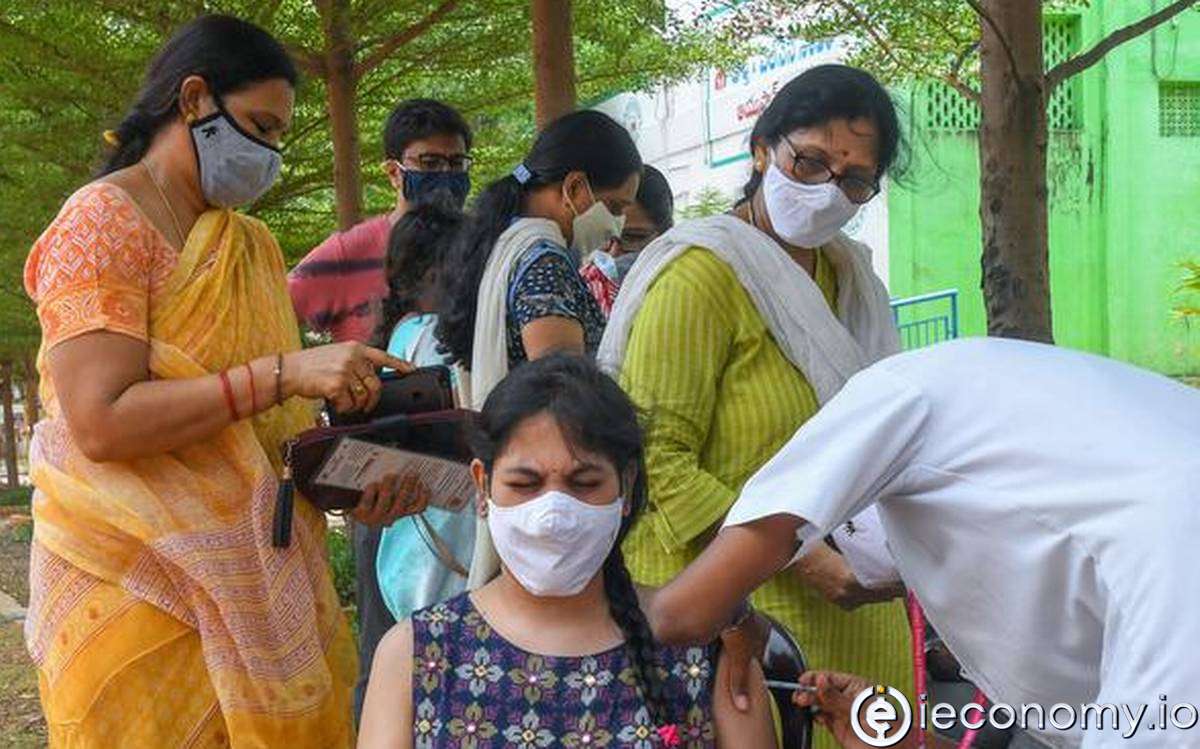 Slow vaccination will cost the global economy two trillion dollars