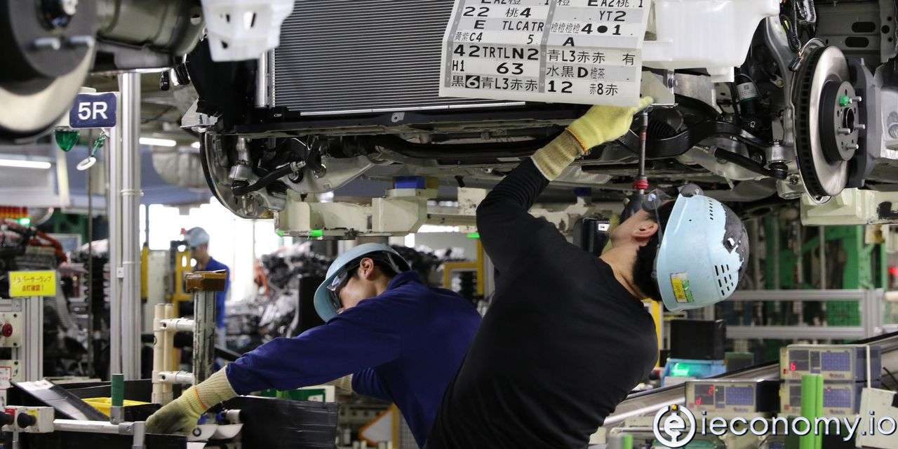 The shortage of chips will force Toyota to cut production significantly