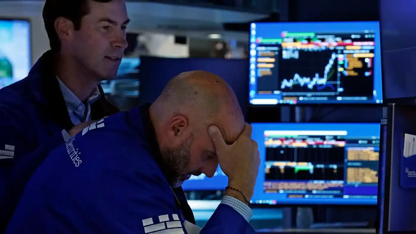 Yatırımcılar artan faiz oranları korkusuyla ABD hisselerini satıyor