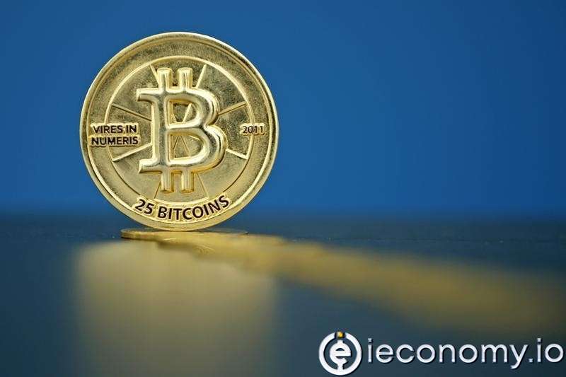 Bitcoin Falls Below $19K, Nears 2022 Low as Fed Worries Weigh