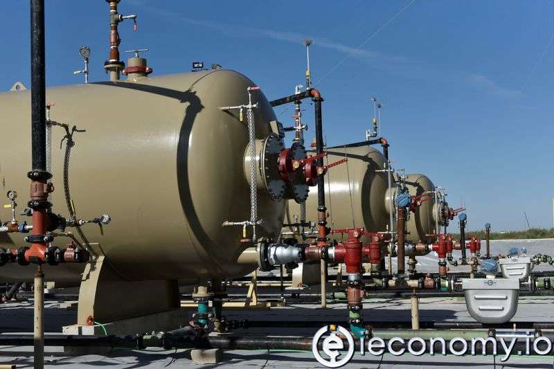 US Oil Inventories Unexpectedly Declined by 1.3 Million Barrels Last Week