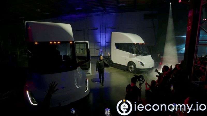 Musk İlk Tesla Kamyonunu Tanıttı, Ancak Üretim Ve Fiyatlandırma Konusunda Güncelleme Yok
