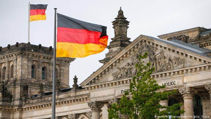 Alman Ekonomisi Yüzde 2,2 Oranında Küçüldü
