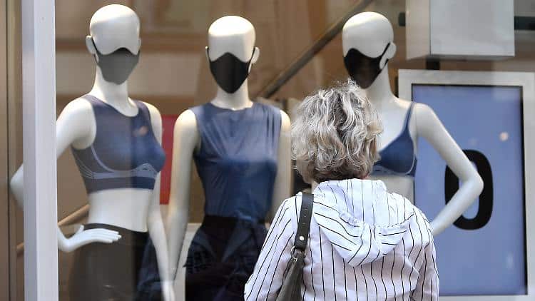 Research: Most retail workers are female