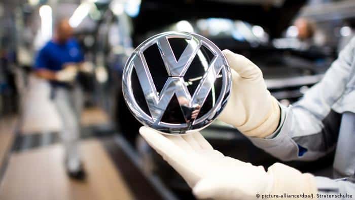 Volkswagen Tesla’yı Geride Bırakacak Üretim ve Yazılım Gücüne Sahip