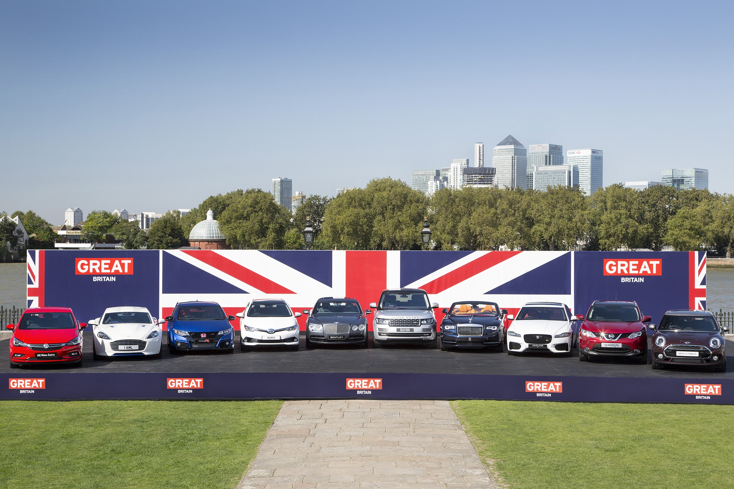 İngiltere'de Otomobil Satışları 21 Yılın En Düşük Seviyesine Ulaştı