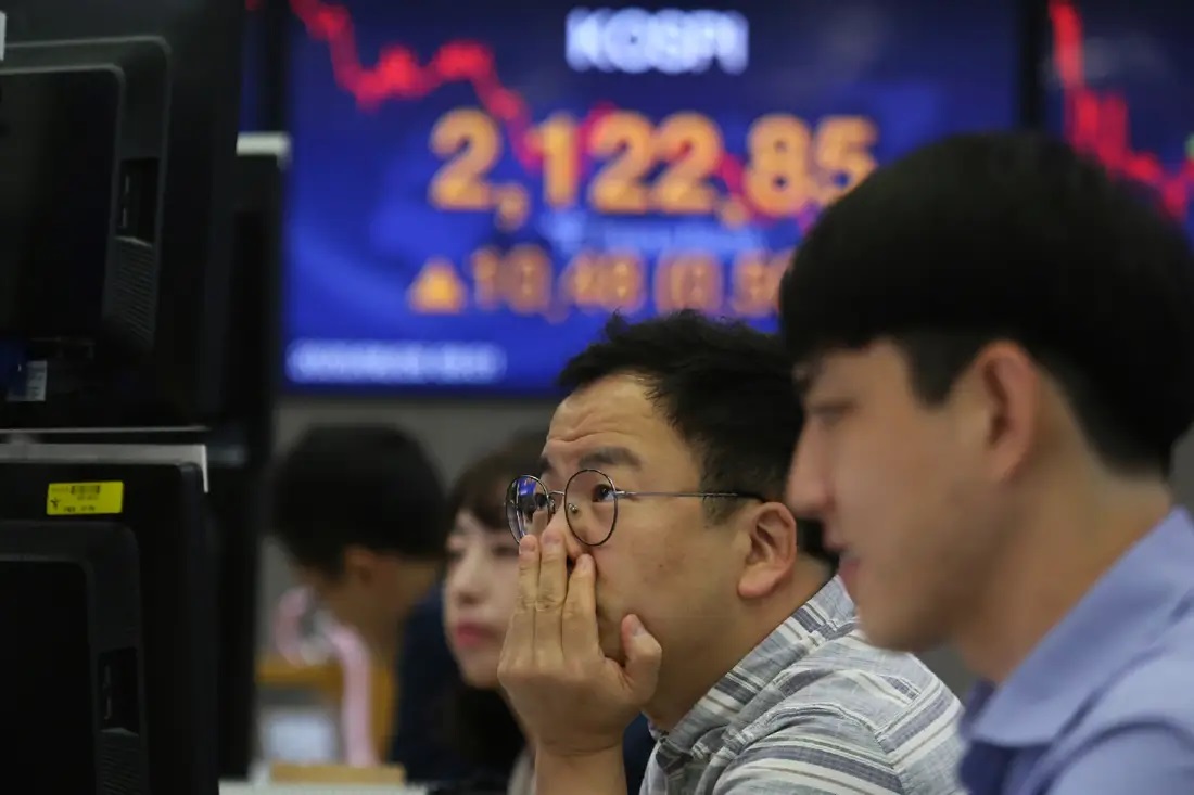 Asian Stock Markets Fell On Monday