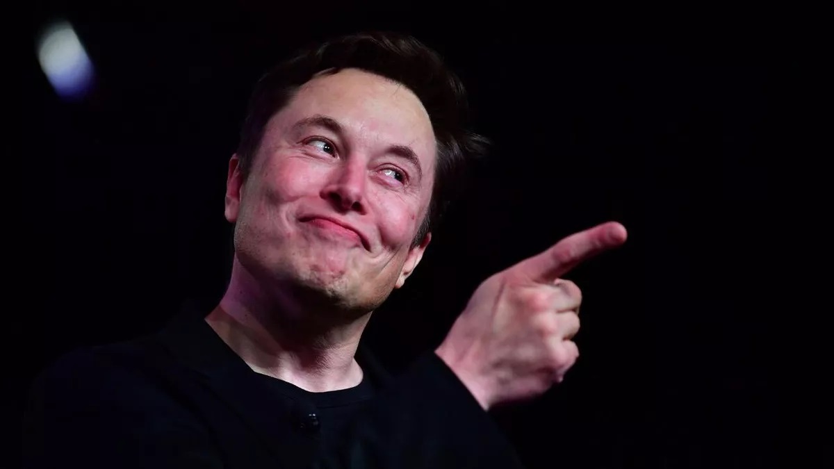 Musk overtook Bezos and became the richest man in the world