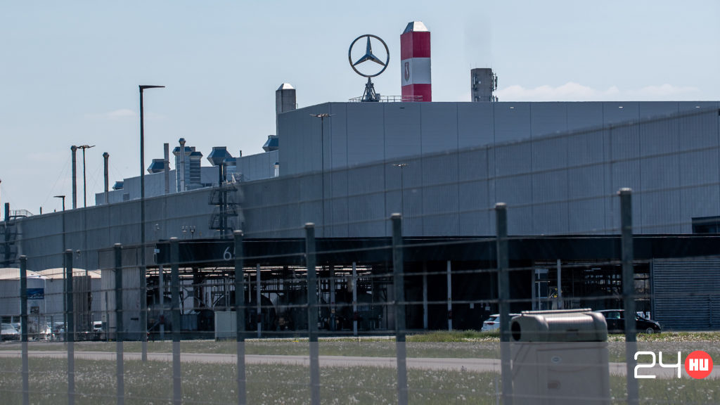 Macar Mercedes ve Audi fabrikaları, parça eksikliği nedeniyle üretimi sınırlandırıyor