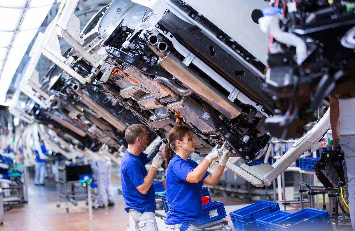 Euro bölgesinde sanayi üretimi üst üste yedinci aydır artış kaydetti