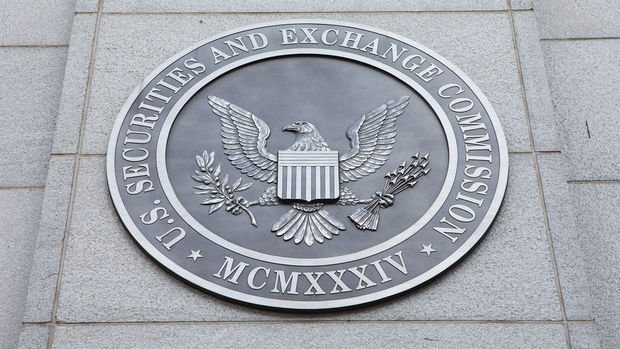 SEC Suspends Transactions on 15 Popular Shares
