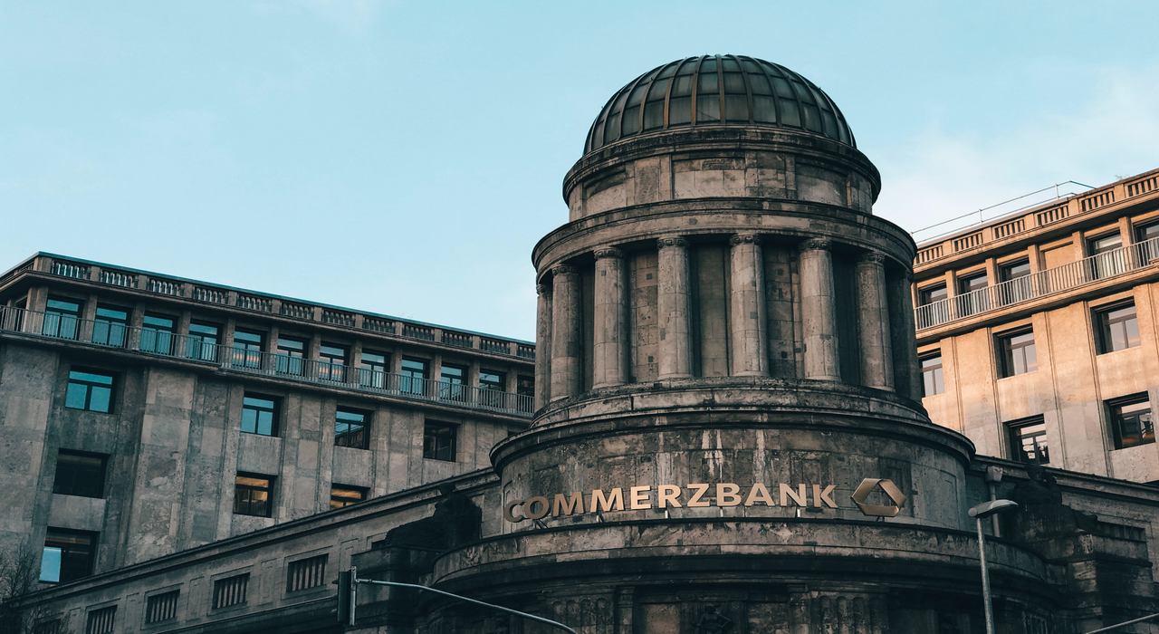 Commerzbank, 2009'dan bu yana ilk yıllık zararını kaydetti