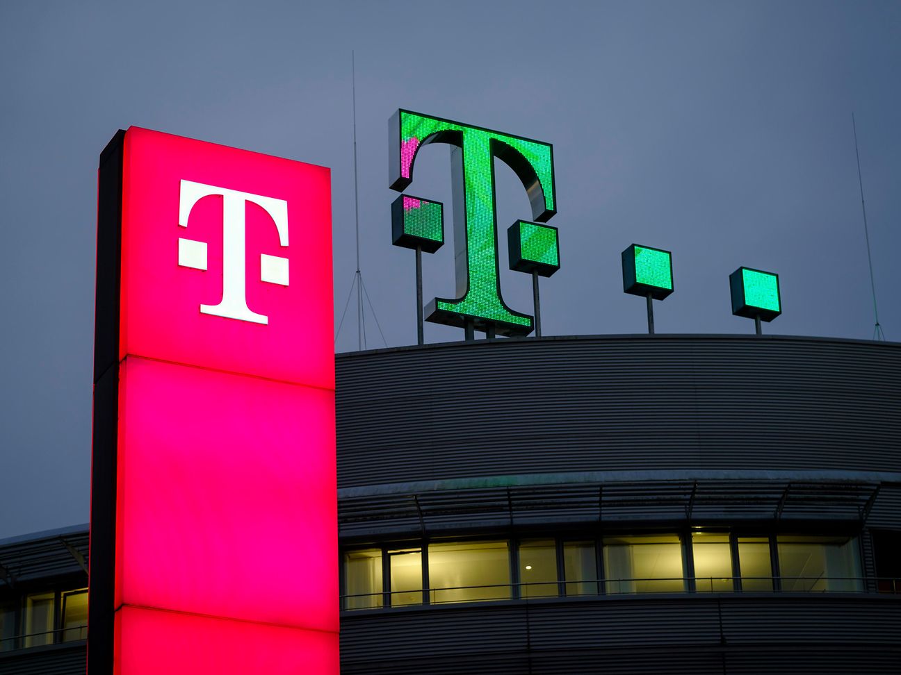 Slovak ve Alman Telekom milyonlarca Euro'luk para cezası ödeyecek