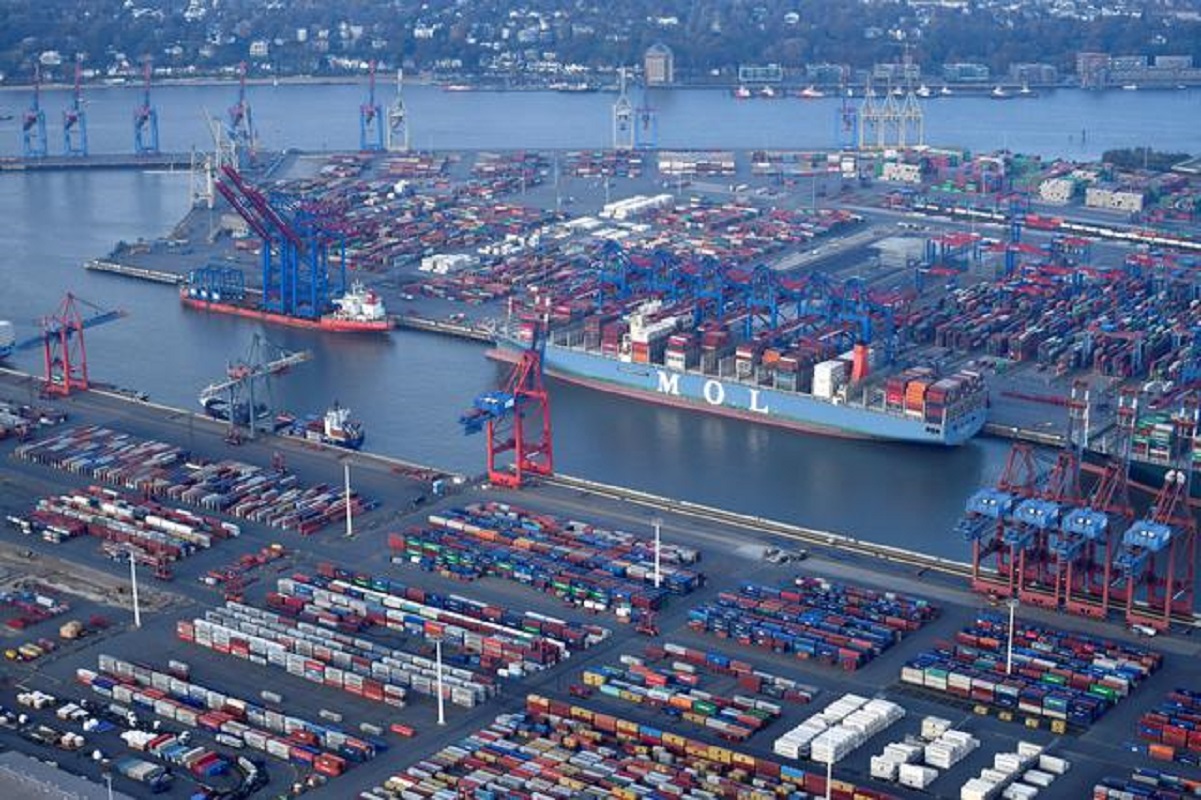 Germany's exports unexpectedly increased in January