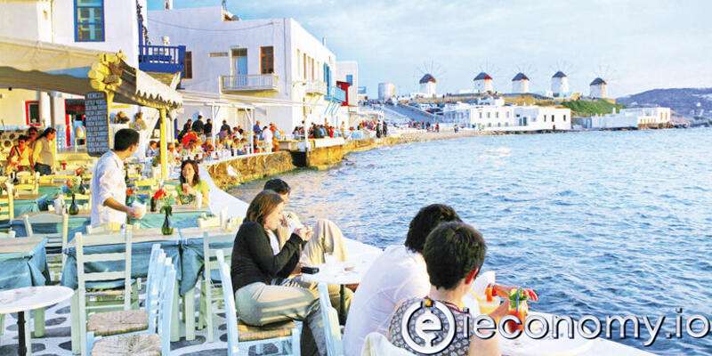 Yunanistan Turistleri Ağırlamaya Hazırlanıyor