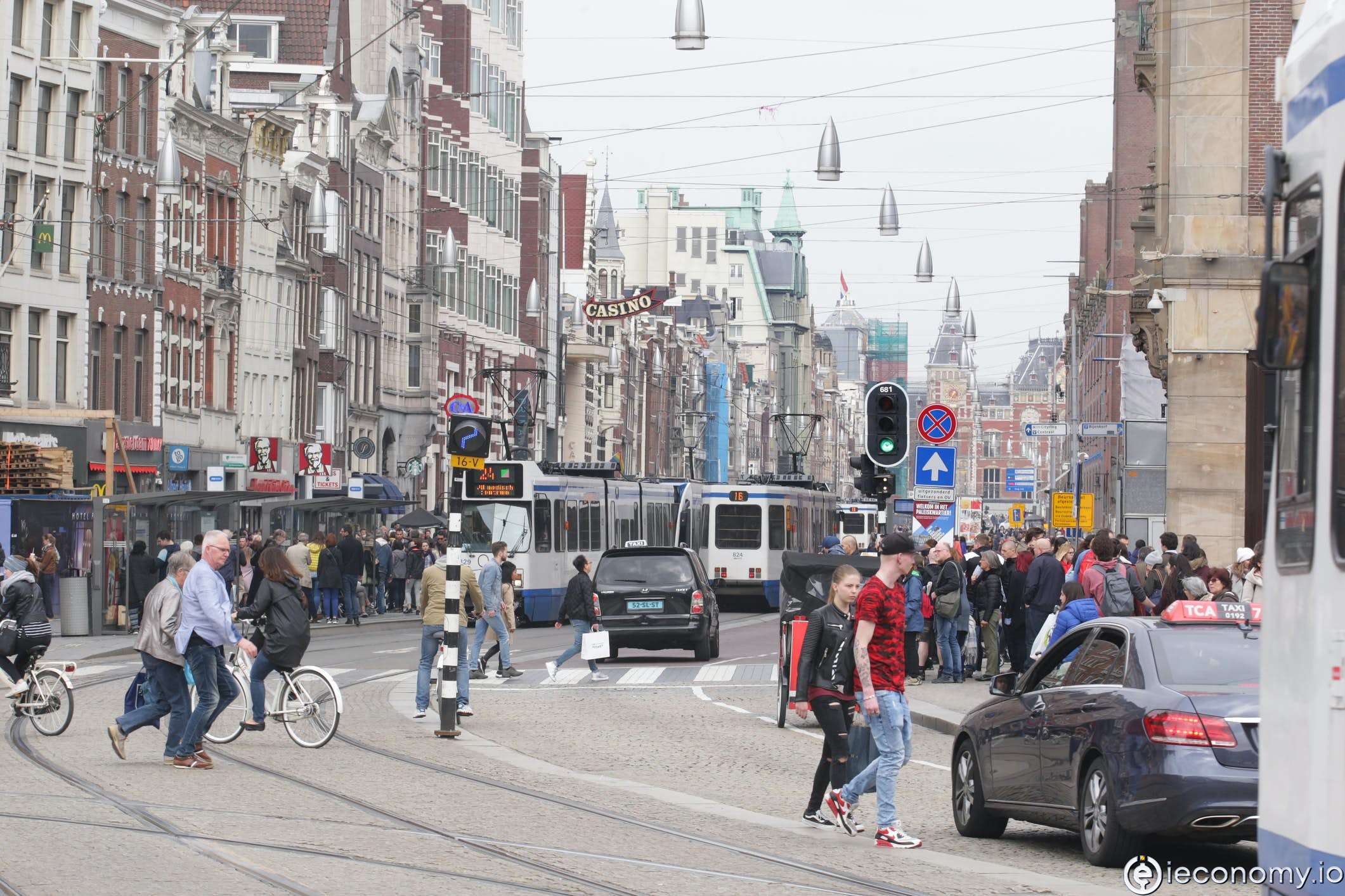 Amsterdam'da belediye meclisi yayaları tercih etmeye başladı
